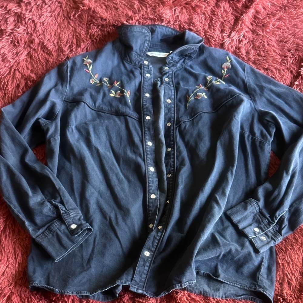 Canyon Retreat Embroidered Dark Navy Button-Up Shirt